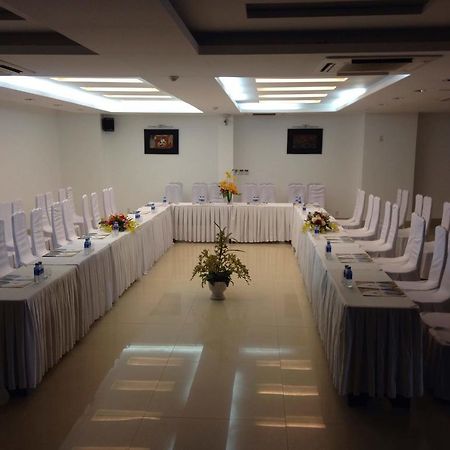Varna Hotel Da Nang Bagian luar foto