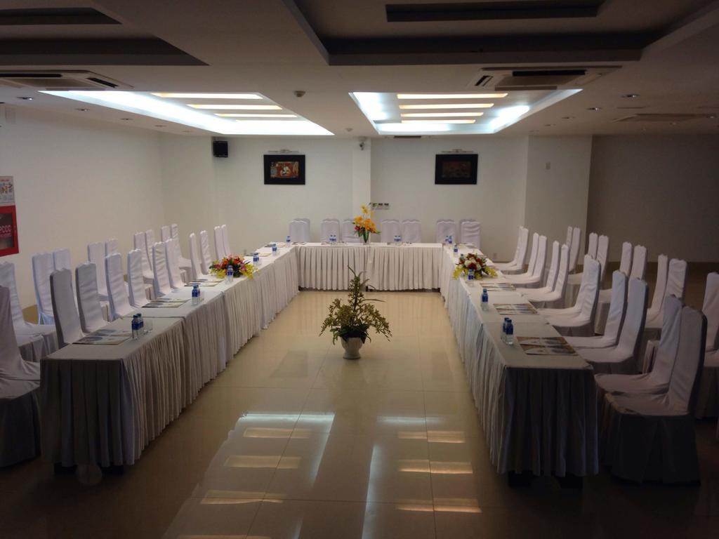 Varna Hotel Da Nang Bagian luar foto