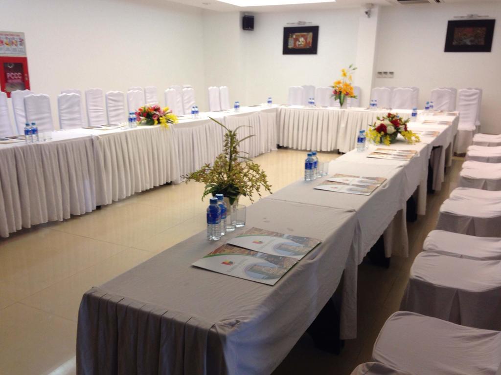 Varna Hotel Da Nang Bagian luar foto