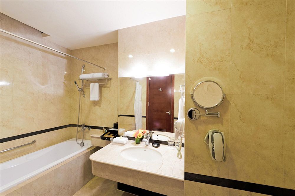 Varna Hotel Da Nang Bagian luar foto